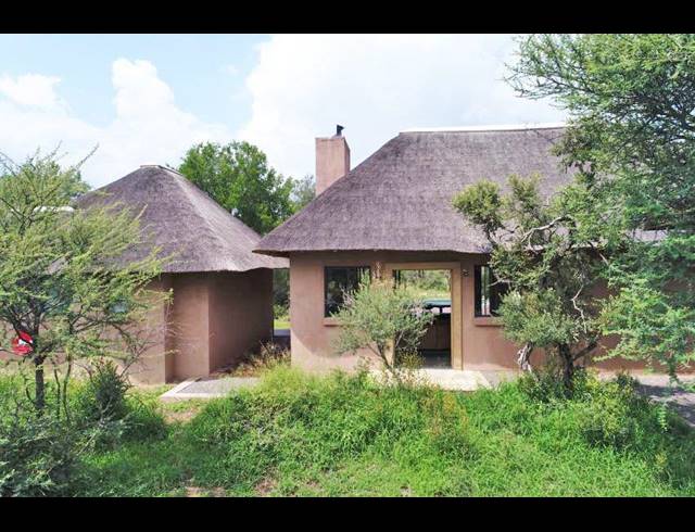 BEDROOM HOUSE FOR SALE IN DITHOLO WILDLIFE ESTATE